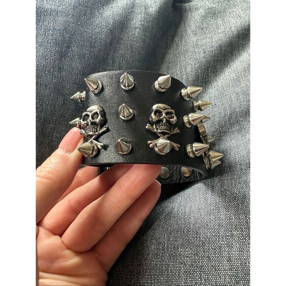 Spiked Skull Faux Leather Cuff - Picture 2 of 4